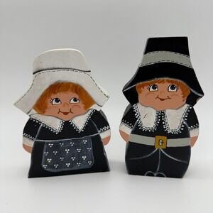 Vintage Hand Painted Wooden Pilgrim Couple Figurine Thanksgiving Decor Set of 2